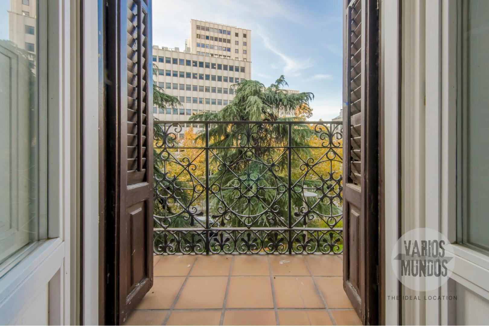 Vistas Panoramicas Para 5 En Duque De Osuna 8 Madrid Esterno foto